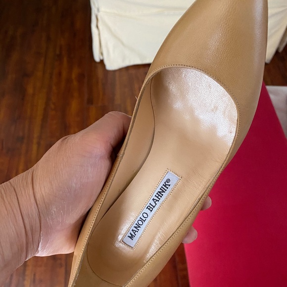 Manolo Blahnik foka round toe pump - Picture 6 of 12